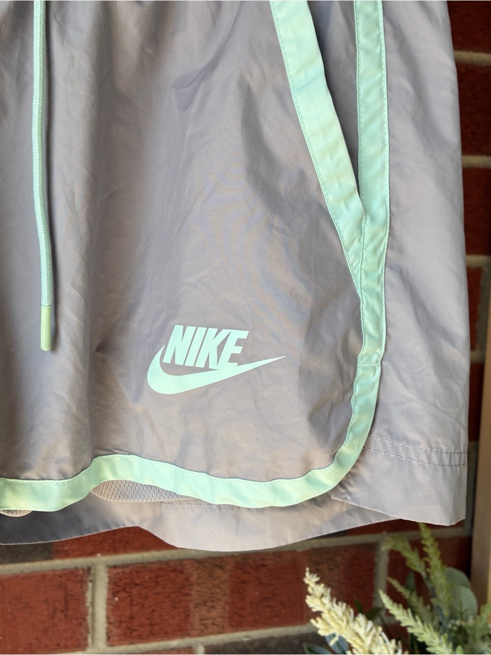 Nike Running Shorts Women's
Medium Two Tone Teal Grey Lined
Logo Athletic - Picture 3 of 8